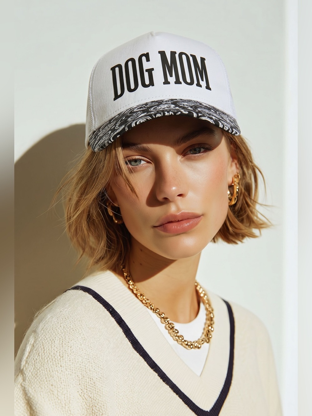 NWT Women’s Cream Black Paisley Embroidered “Dog Mom” Truckers Hat Baseball Cap